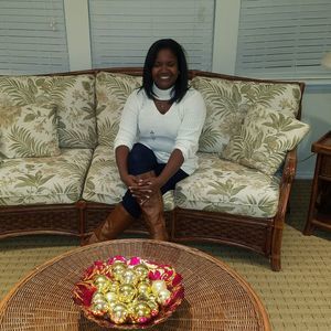 Meet your Posher, Candace